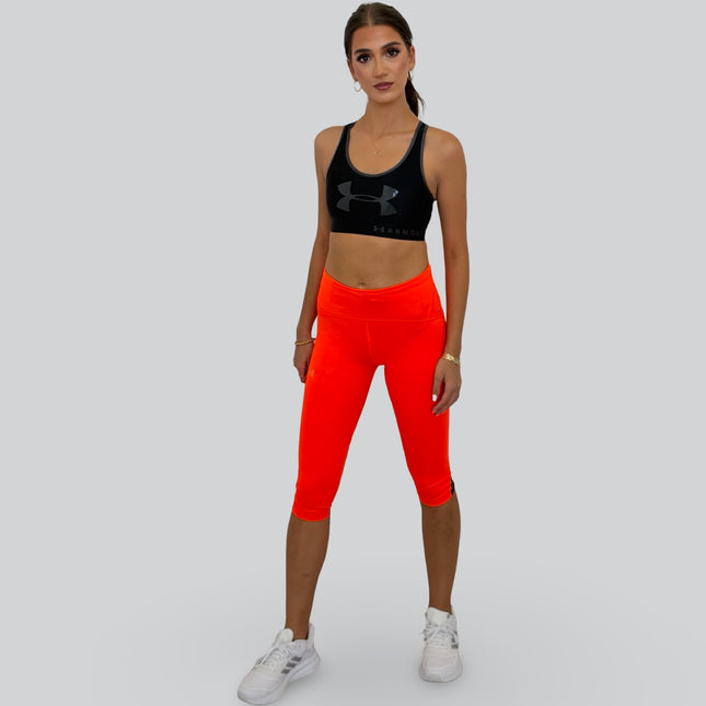 Under Armour women’s training sports bra with medium support and smooth fit