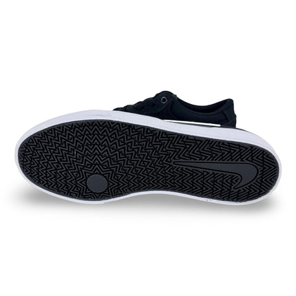 Bottom view of Nike SB Chron 2 unisex skate shoes – Black/White outsole